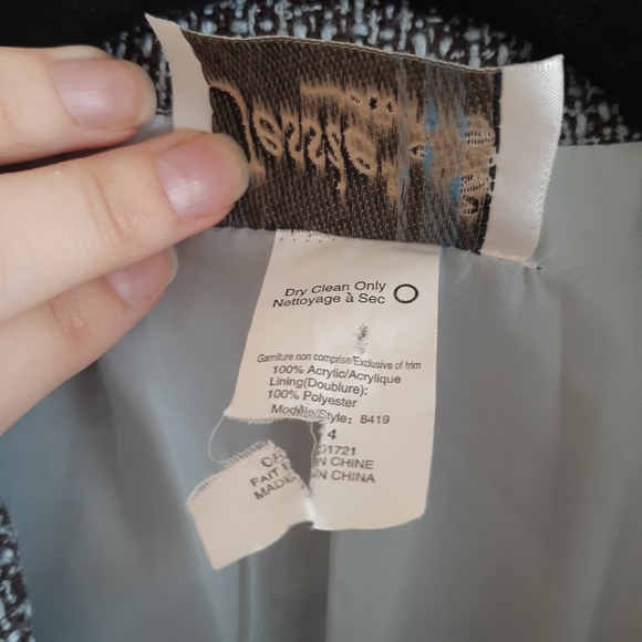 Matching skirt and blazer set - Picture 5 of 12